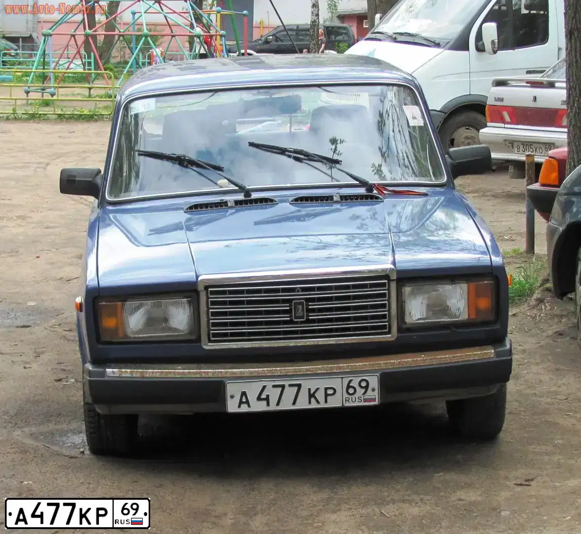 Фото автомобиля LADA 2107, 2005 — госномер М504ЕВ60. Цвет: СИНИЙ