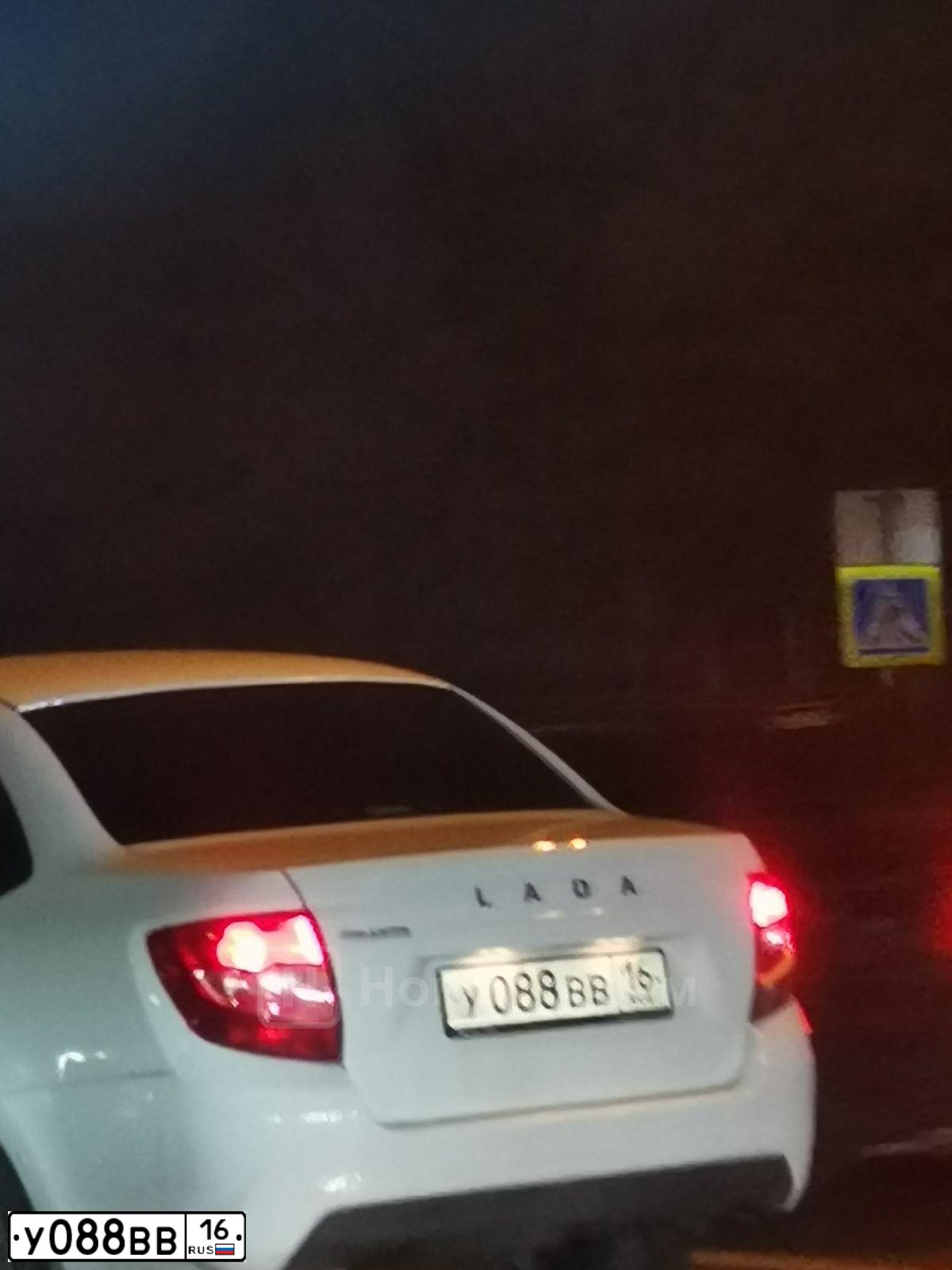 Фото автомобиля LADA 2115 SAMARA, 2005 — госномер У088ВВ16. Цвет: МОЛОЧНО-БЕЛЫЙ СЕРЕБРИСТЫЙ