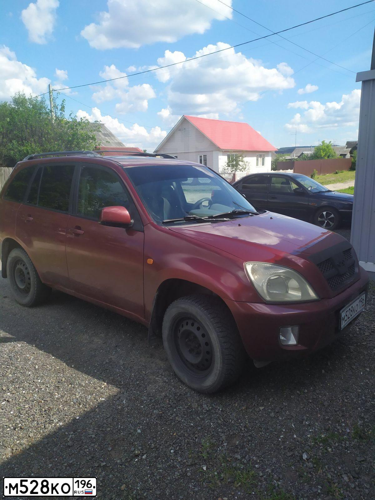 Фото автомобиля CHERY TIGGO, 2007 — госномер М528КО196. Цвет: Красный
