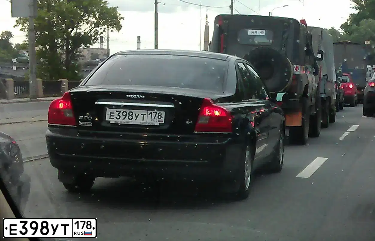 Фото автомобиля VOLVO S80, 2003 — госномер Т091ВМ180. Цвет: ЧЕРНЫЙ
