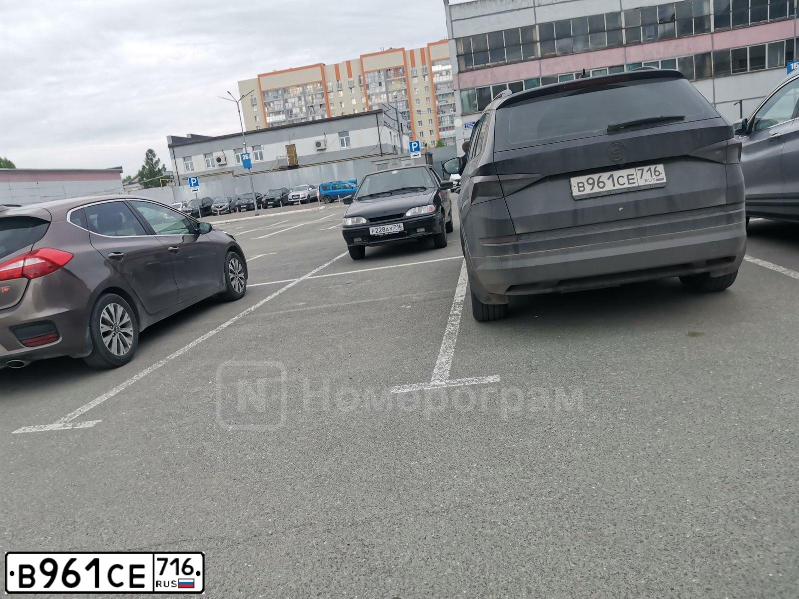 Фото автомобиля SKODA KODIAQ, 2019 — госномер В961СЕ716. Цвет: ЧЕРНЫЙ