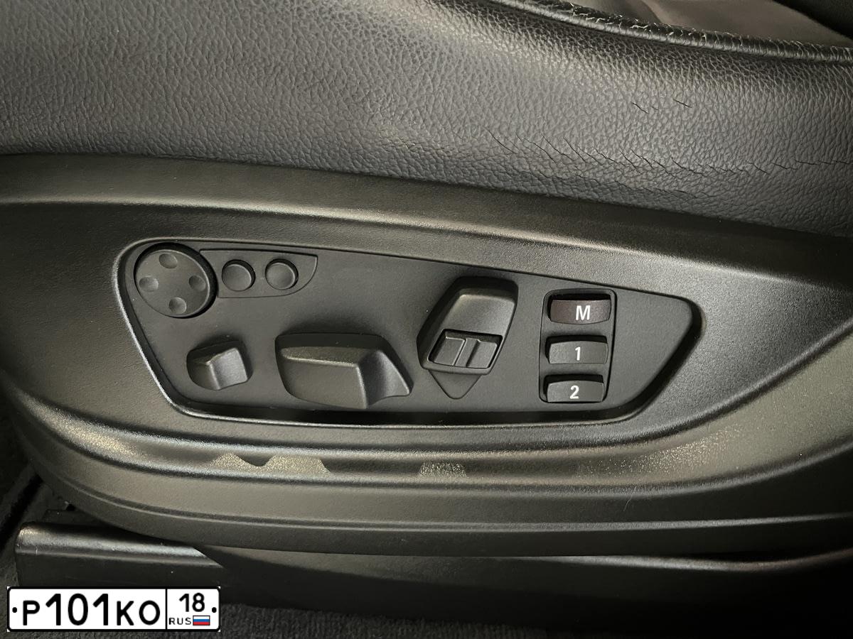 Фото автомобиля GEELY MK CROSS, 2012 — госномер Р101КО18. Цвет: СТАЛЬНОЙ
