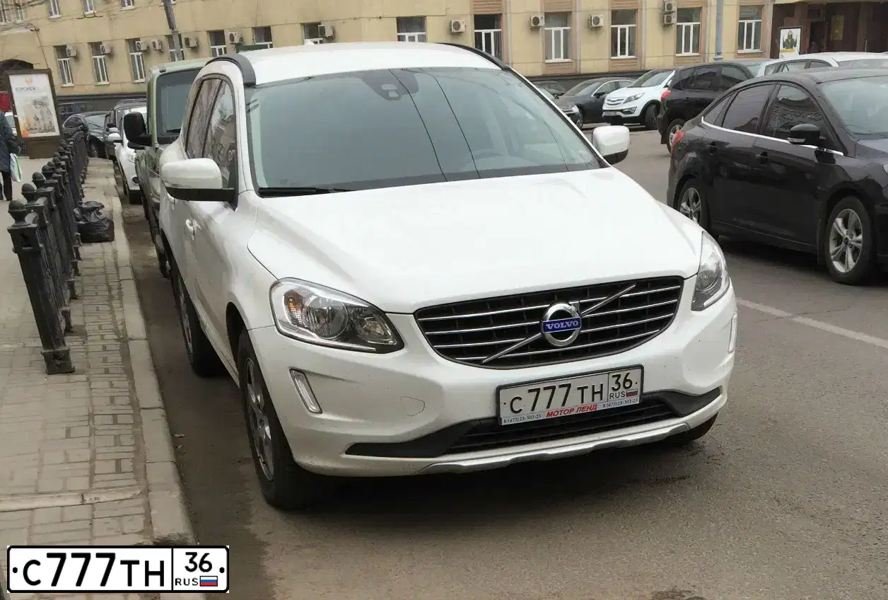 Фото автомобиля VOLVO XC90, 2015 — госномер С497НК799. Цвет: Белый