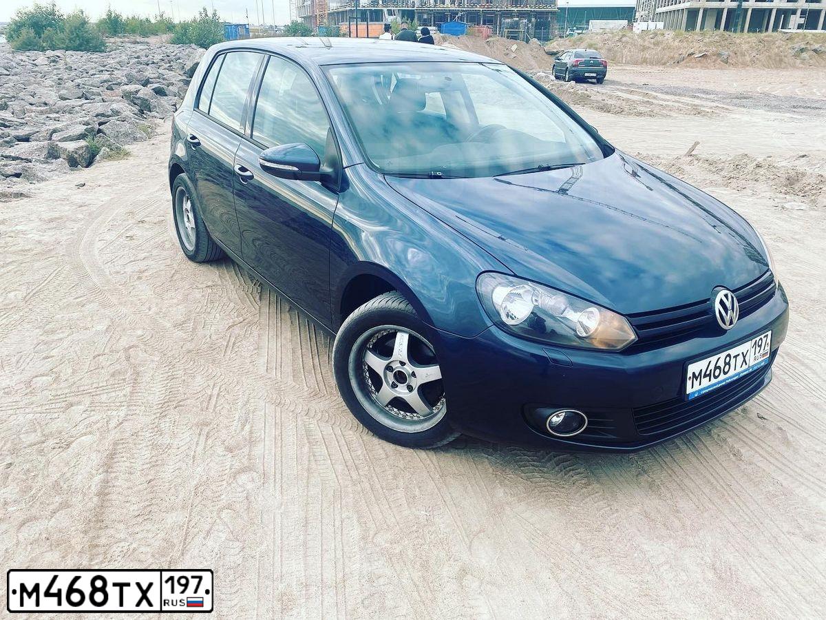 Фото автомобиля VOLKSWAGEN GOLF, 2012 — госномер Х107НР797. Цвет: синий