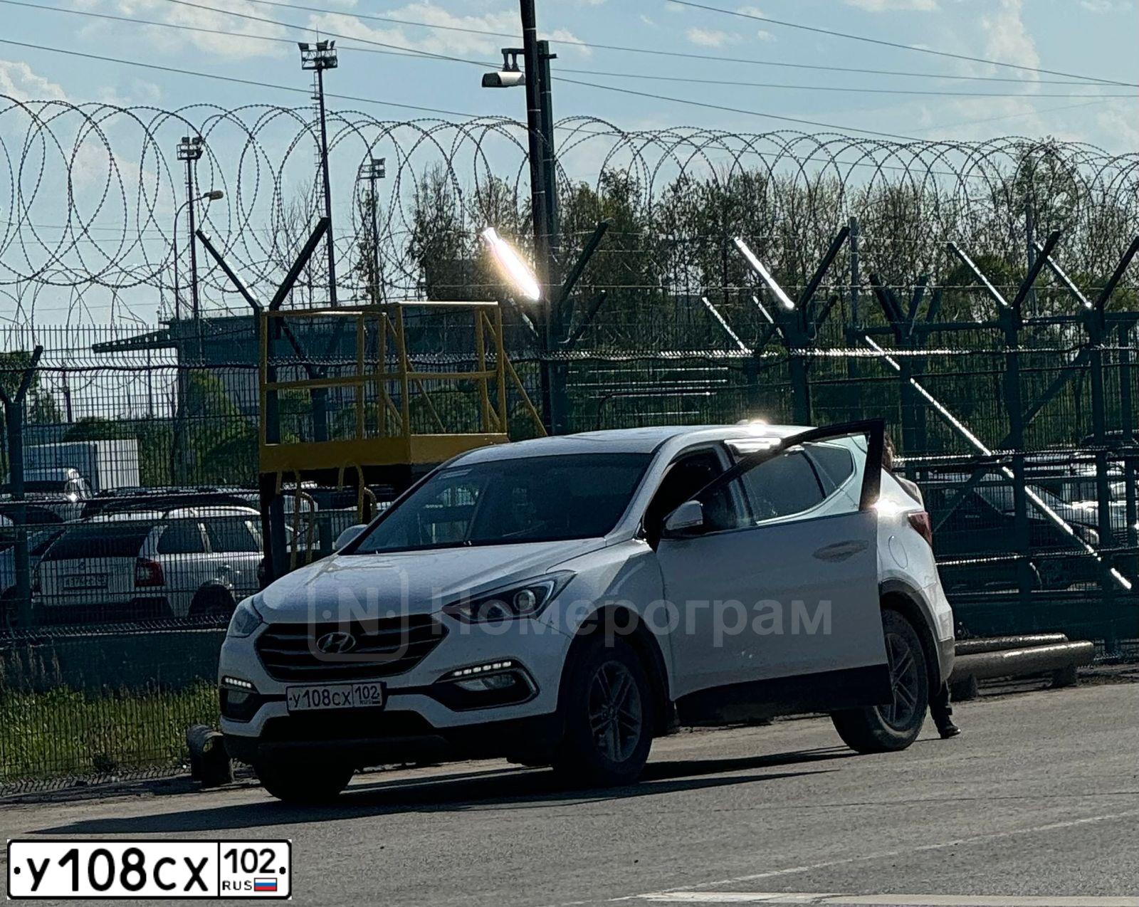 Фото автомобиля HYUNDAI SANTA FE, 2017 — госномер Т787УК716. Цвет: БЕЛЫЙ