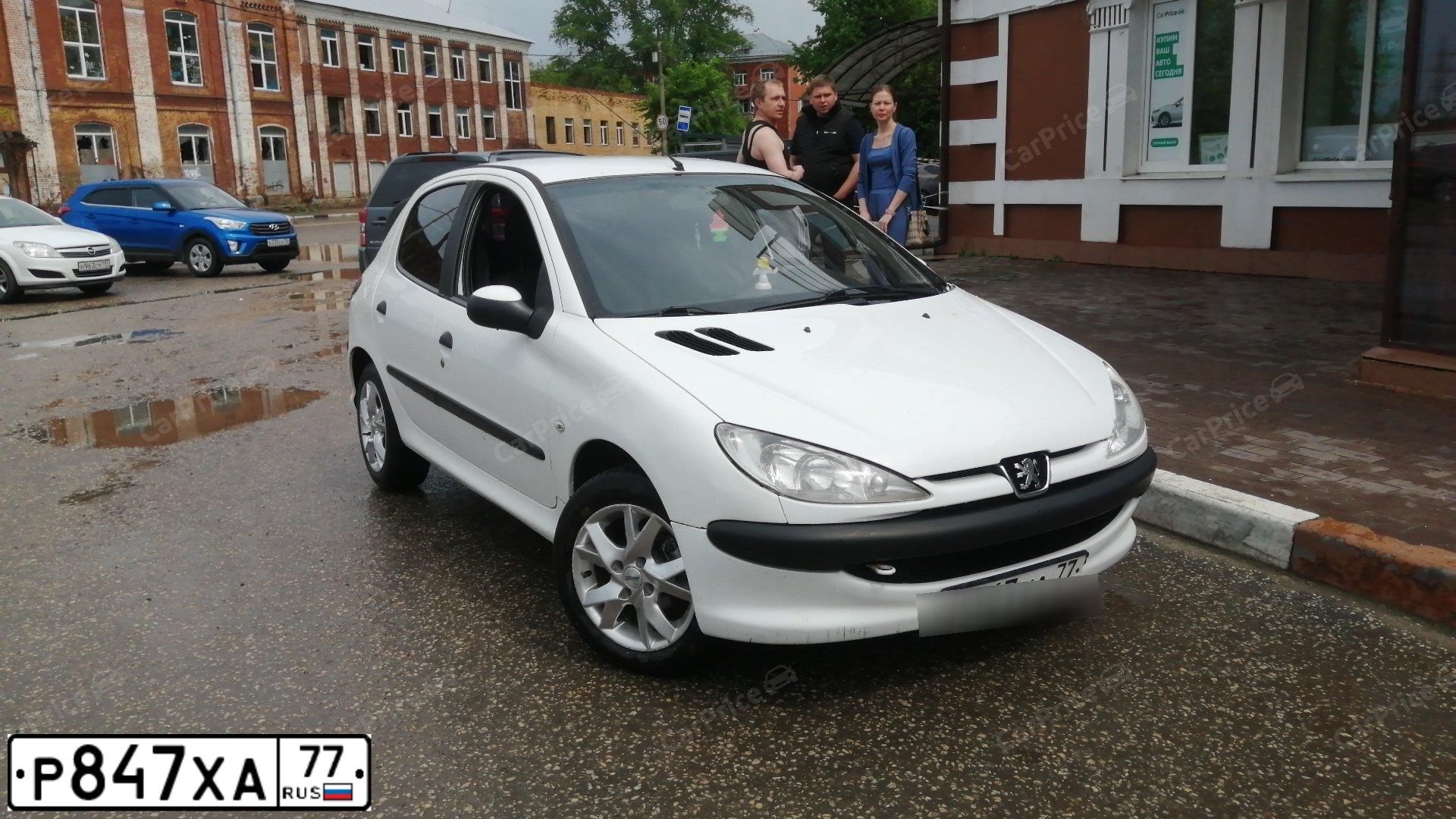 Фото автомобиля PEUGEOT 206, 2008 — госномер У201СХ790. Цвет: Белый