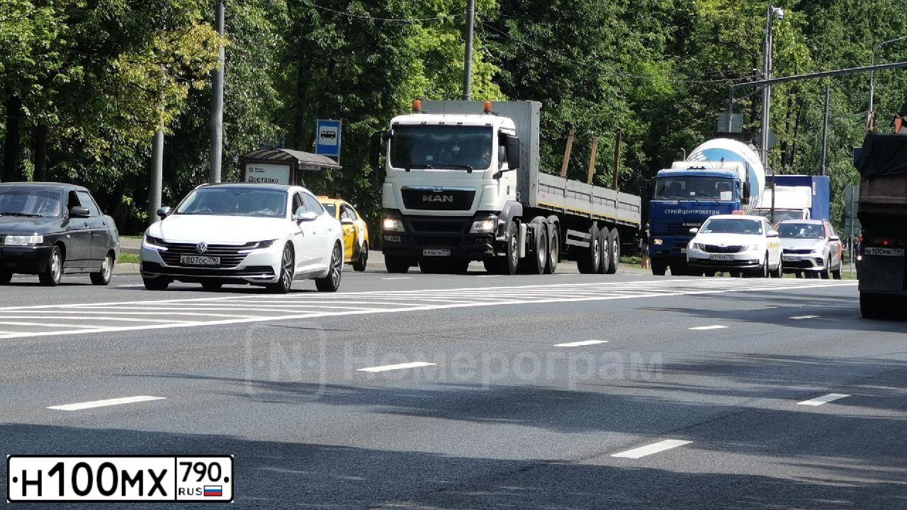Фото автомобиля ФОЛЬКСВАГЕН ГОЛЬФ, 2013 — госномер У592ОТ48. Цвет: Белый