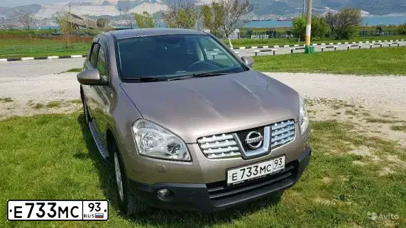 Фото автомобиля NISSAN QASHQAI, 2008 — госномер Е733МС93. Цвет: СВЕТЛО-КОРИЧНЕВЫЙ