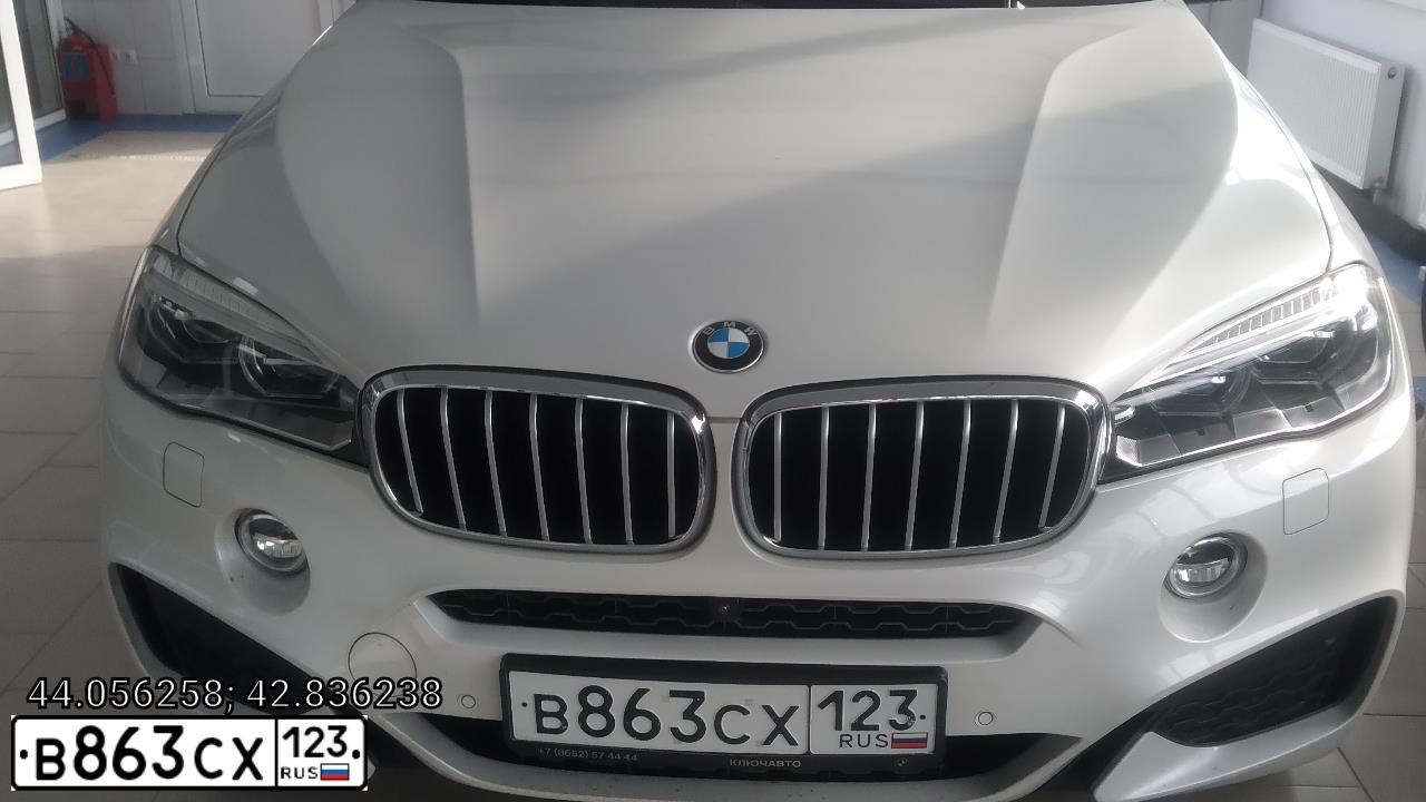 Фото автомобиля BMW X6, 2017 — госномер М370АУ126. Цвет: БЕЛЫЙ МЕТАЛЛИК
