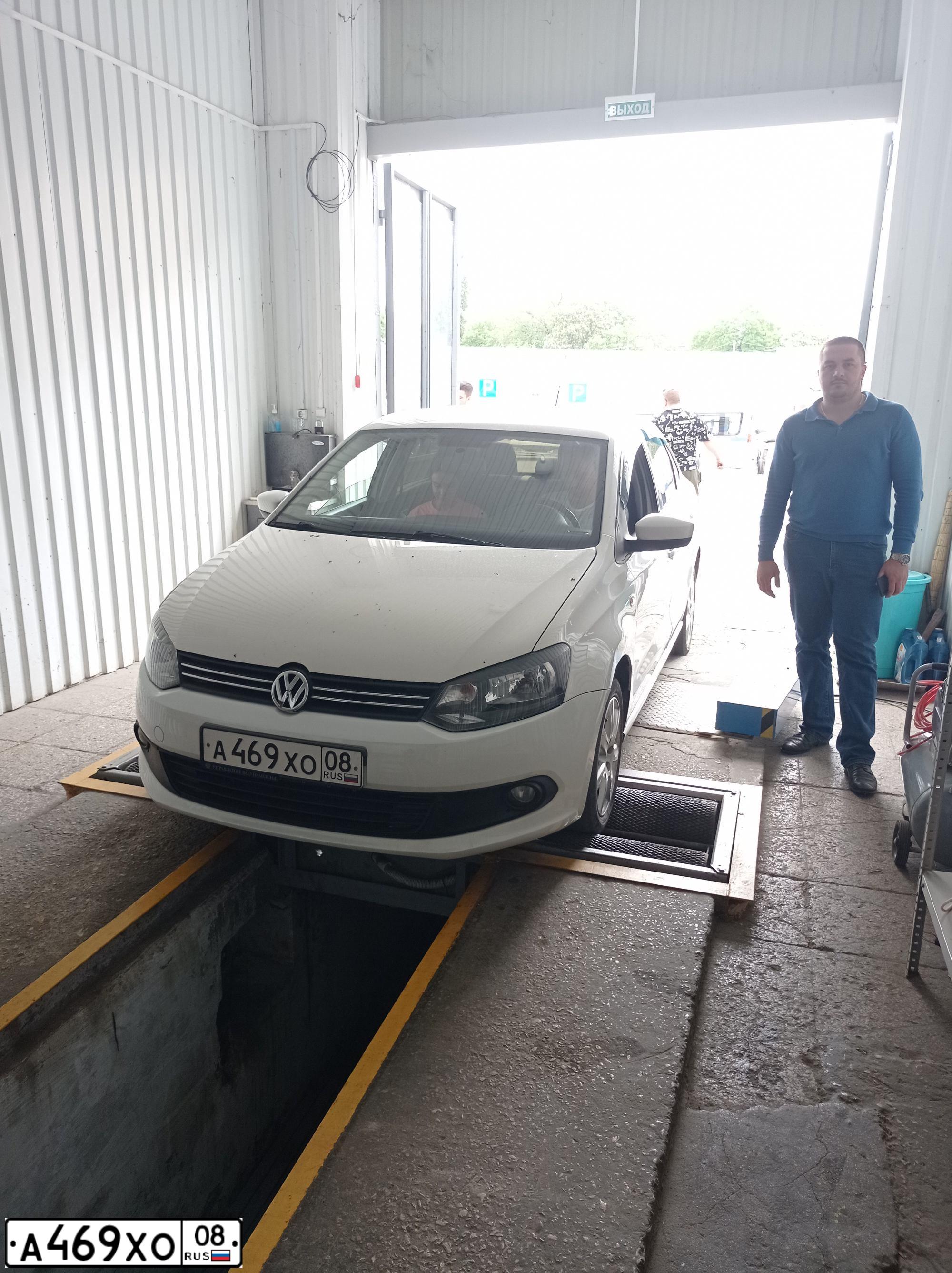 Фото автомобиля VOLKSWAGEN POLO, 2012 — госномер В344ЕО92. Цвет: Белый