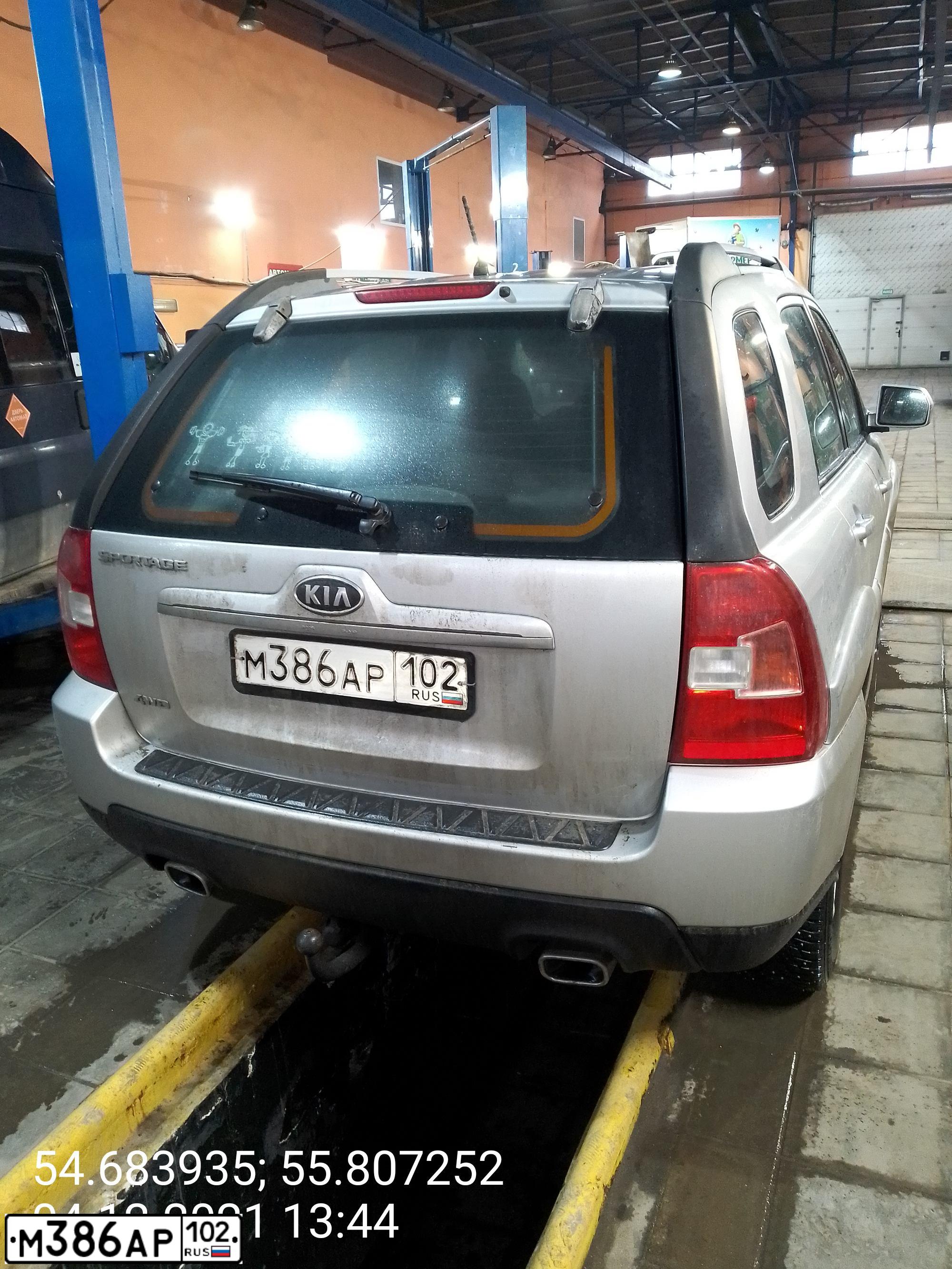 Фото автомобиля KIA SPORTAGE, 2009 — госномер М386АР102. Цвет: ПЕРЛАМУТРОВО-СЕРЕБРИСТЫЙ