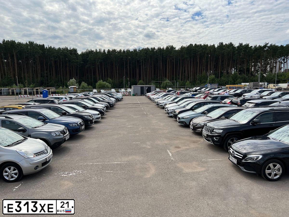 Фото автомобиля TOYOTA CAMRY, 2010 — госномер В557НВ03. Цвет: СЕРЫЙ МЕТАЛЛИК