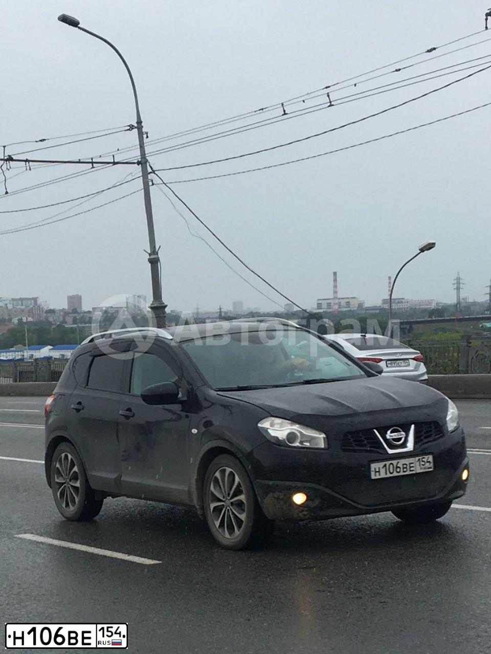 Фото автомобиля NISSAN QASHQAI, 2011 — госномер А005АР186. Цвет: ЧЕРНЫЙ