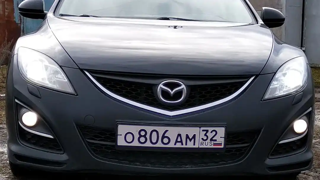 Фото автомобиля MAZDA 6, 2011 — госномер Е888АТ32. Цвет: ЧЕРНЫЙ
