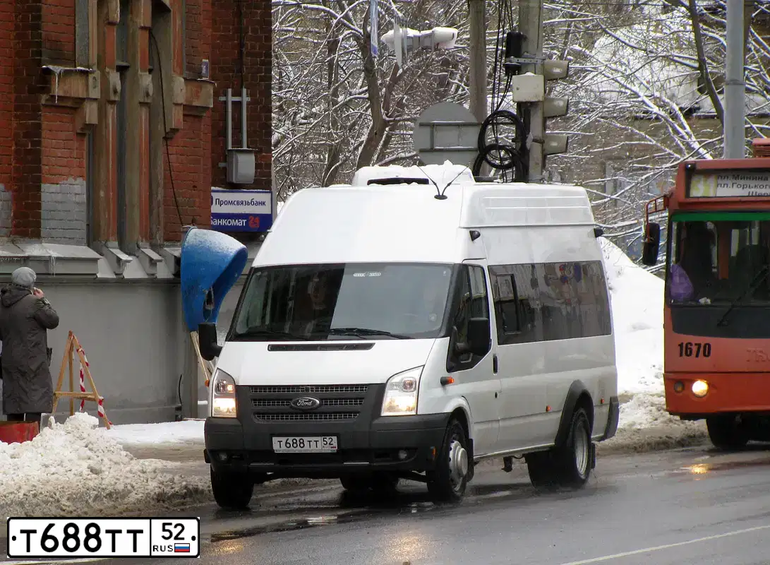 Фото автомобиля FORD TRANSIT, 2013 — госномер Т688ТТ52. Цвет: БЕЛЫЙ