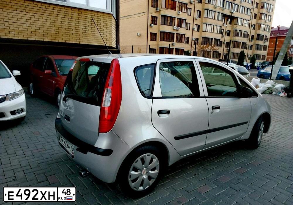 Фото автомобиля MITSUBISHI COLT, 2005 — госномер В315КХ82. Цвет: СЕРЕБРИСТЫЙ