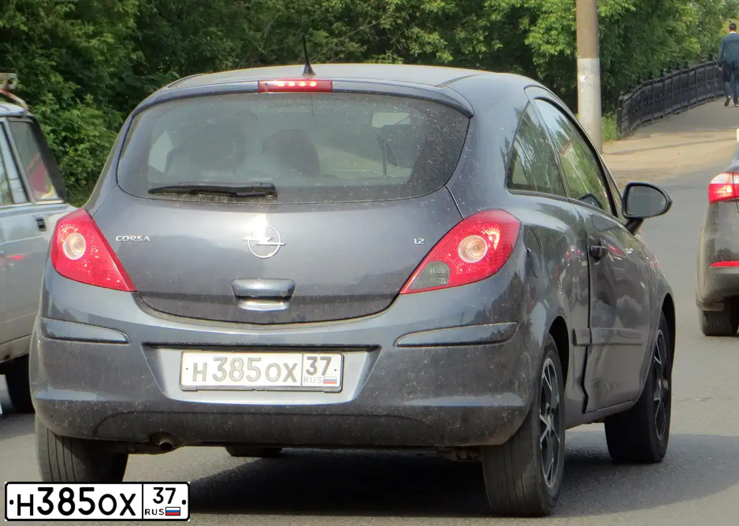 Фото автомобиля OPEL CORSA, 2006 — госномер Н385ОХ37. Цвет: СЕРО-СИНИЙ