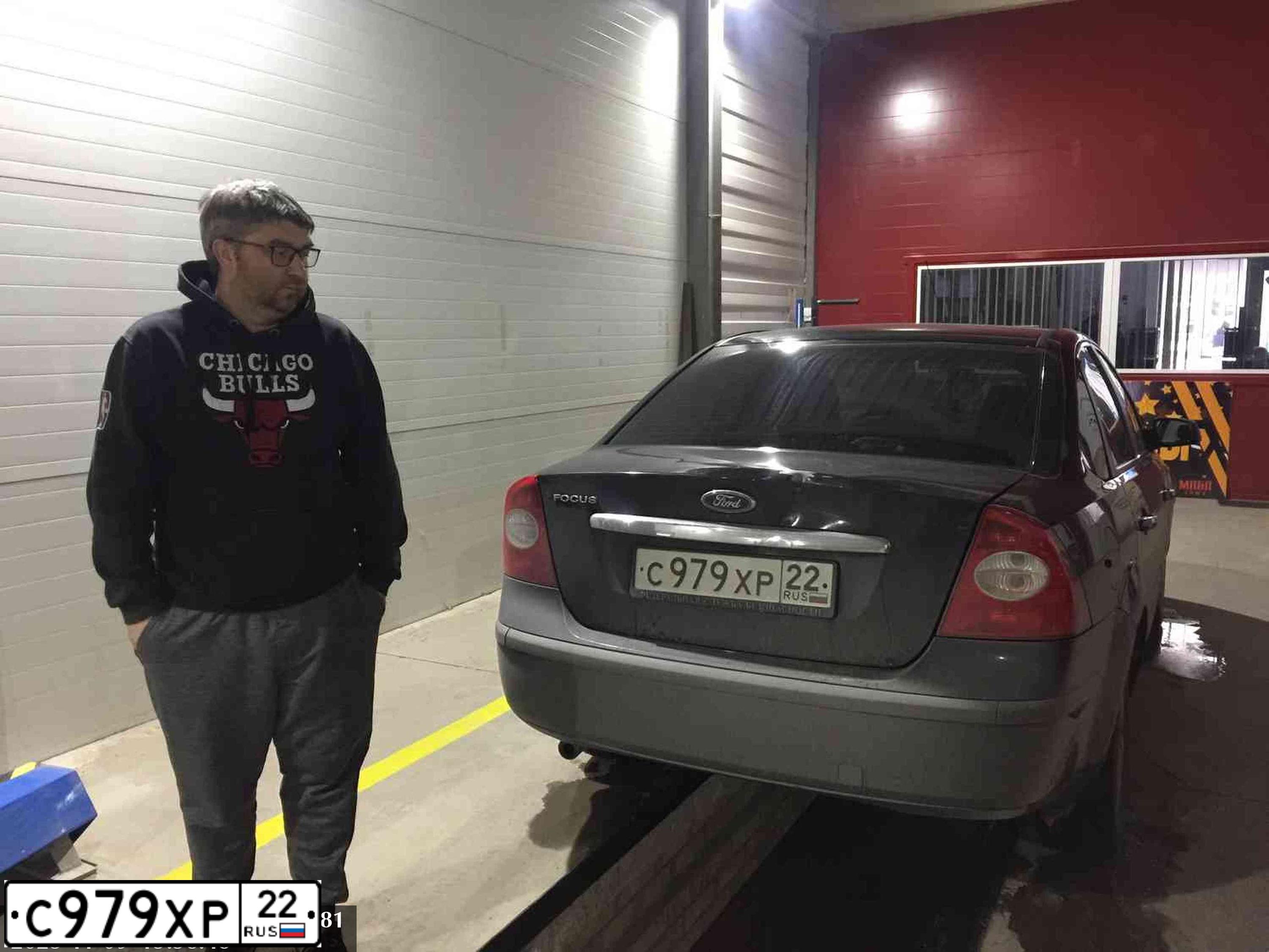 Фото автомобиля FORD D FOCUS, 2006 — госномер С979ХР22. Цвет: ЧЕРНЫЙ