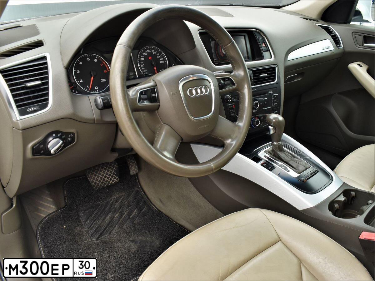 Фото автомобиля AUDI Q5, 2011 — госномер У985АУ181
