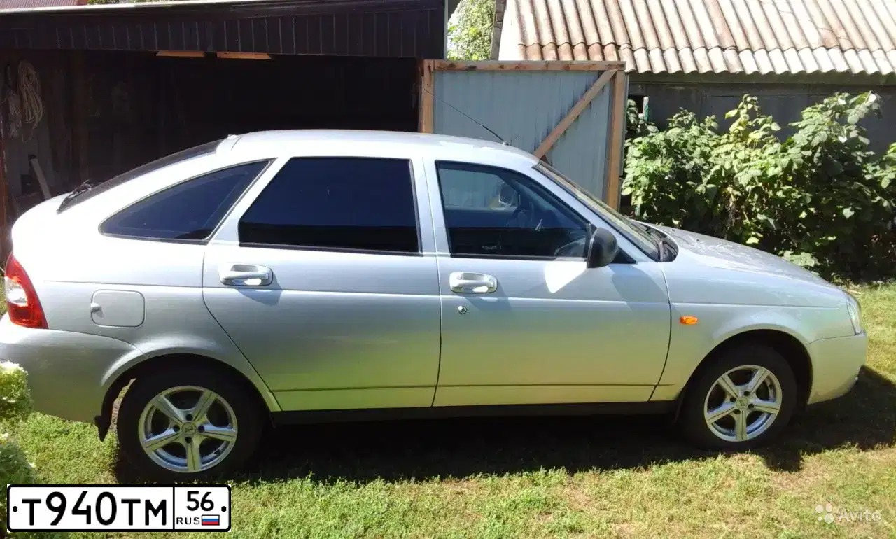 Фото автомобиля LADA 2172 PRIORA, 2012 — госномер Е174СХ763. Цвет: СВЕТЛО-СЕРЕБРИСТЫЙ МЕТАЛЛ