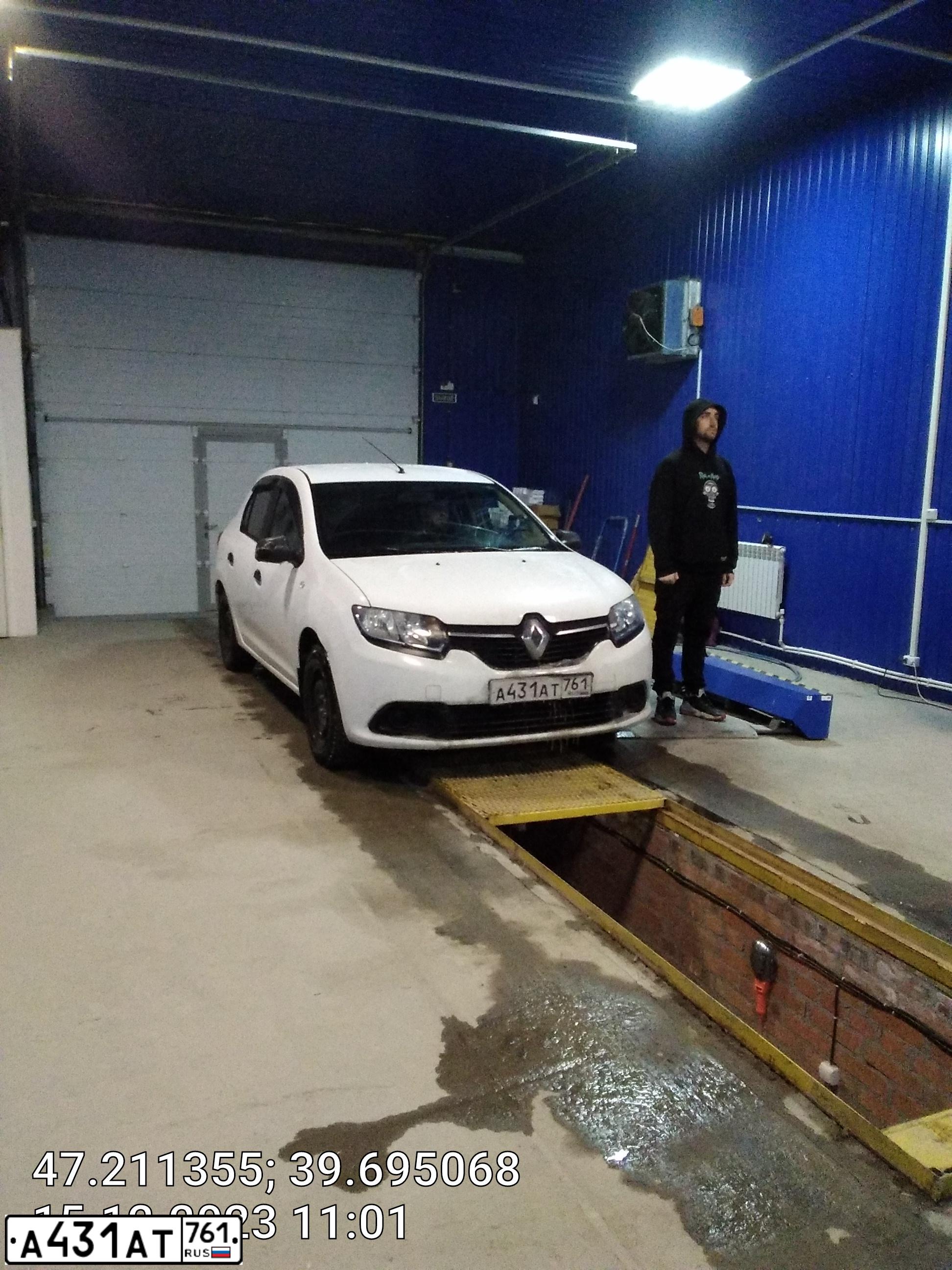 Фото автомобиля RENAULT LOGAN, 2018 — госномер М606ТУ123. Цвет: Белый