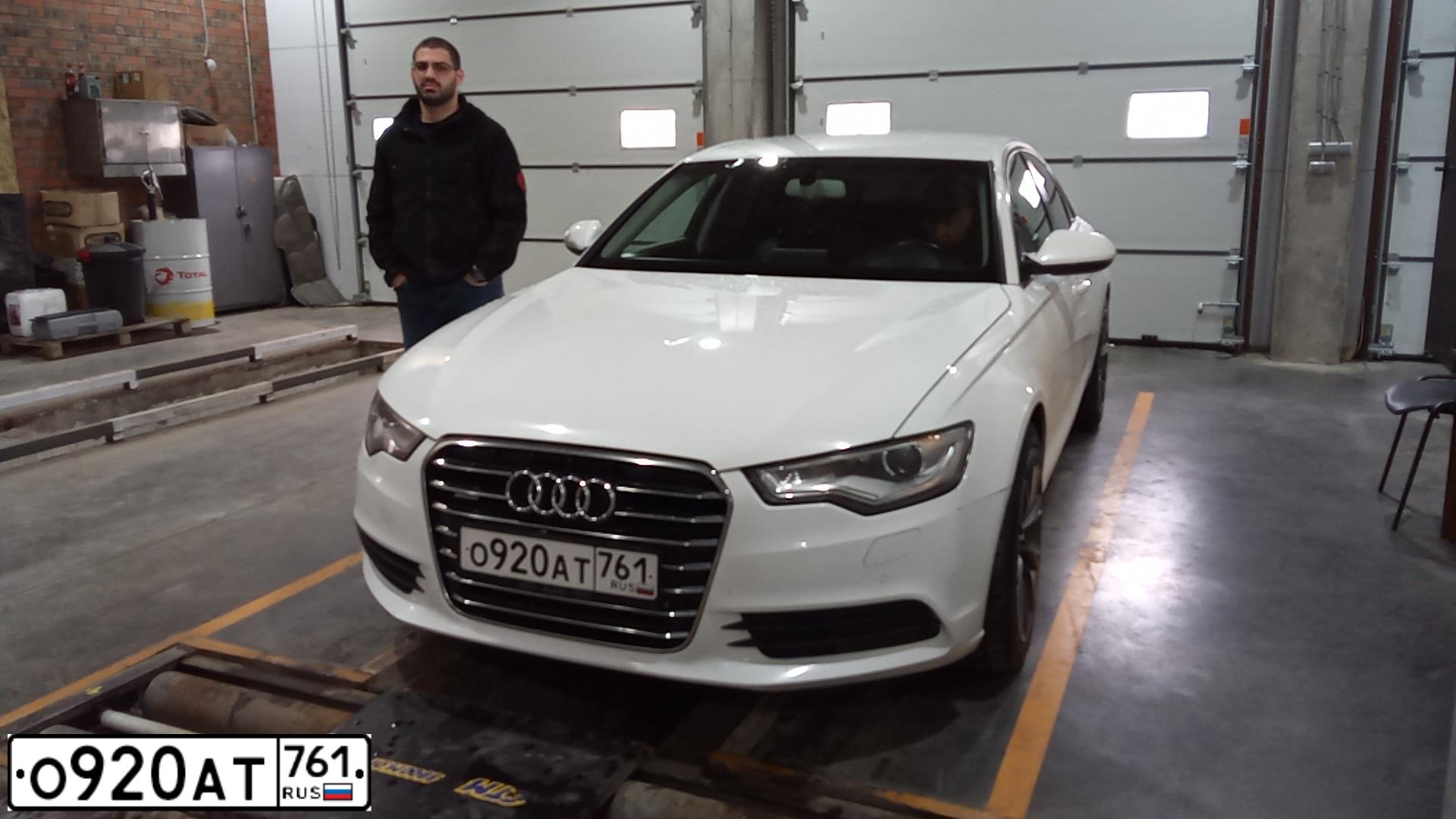 Фото автомобиля AUDI A6, 2011 — госномер С809ХС161. Цвет: Белый