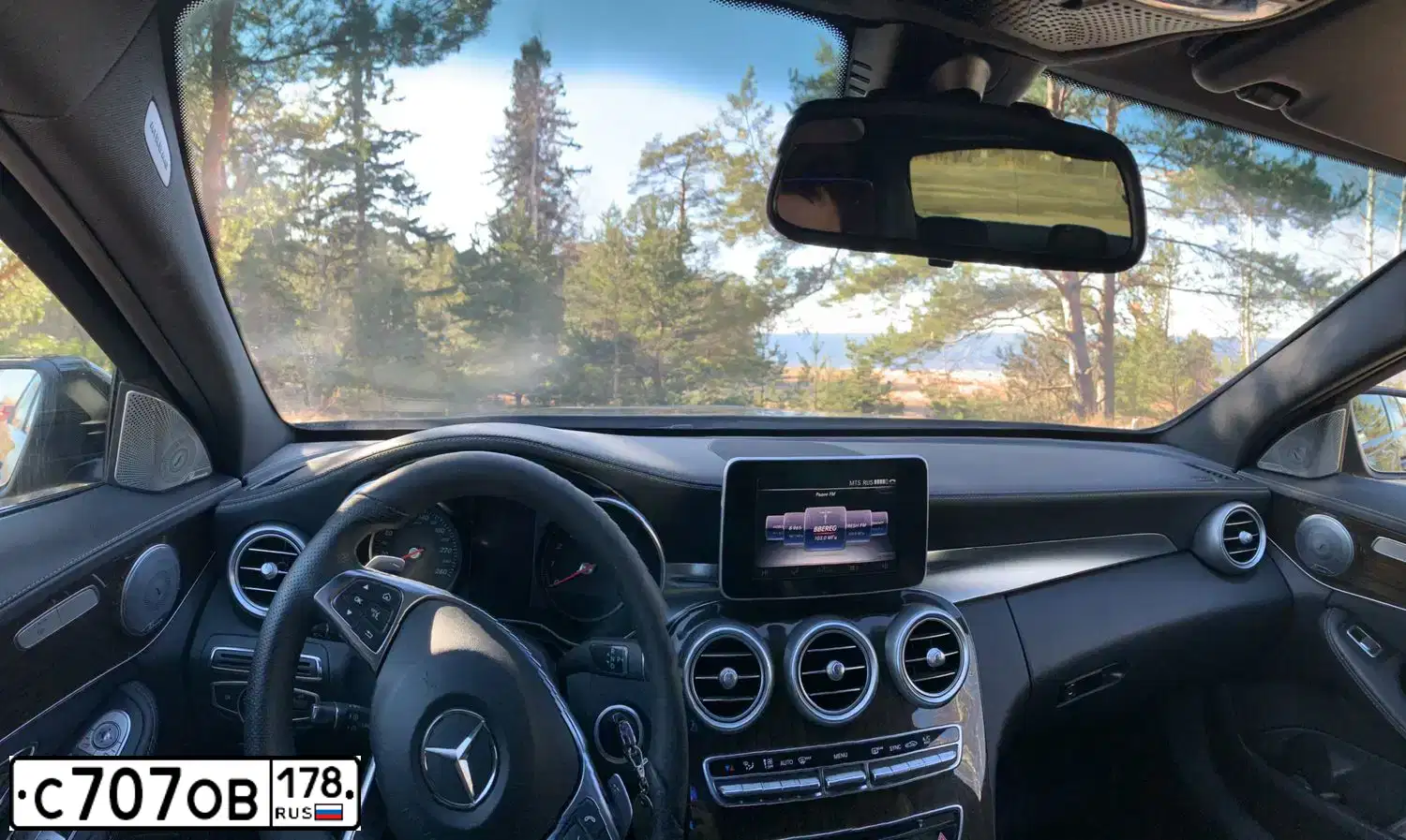 Фото автомобиля MERCEDES-BENZ C180, 2015 — госномер К824МН147