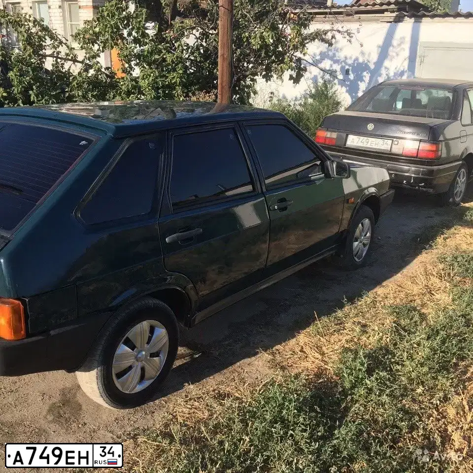 Фото автомобиля VOLKSWAGEN PASSAT, 1993 — госномер А749ЕН34. Цвет: ЧЕРНЫЙ