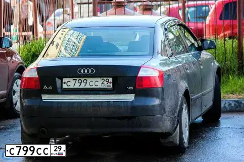 Фото автомобиля AUDI A4, 2004 — госномер С799СС29. Цвет: СИНИЙ
