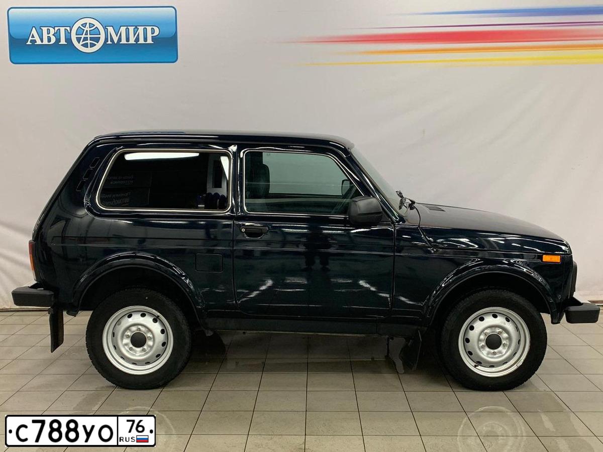 Фото автомобиля LADA NIVA, 2019 — госномер Р574ВУ44. Цвет: Темно-зеленый