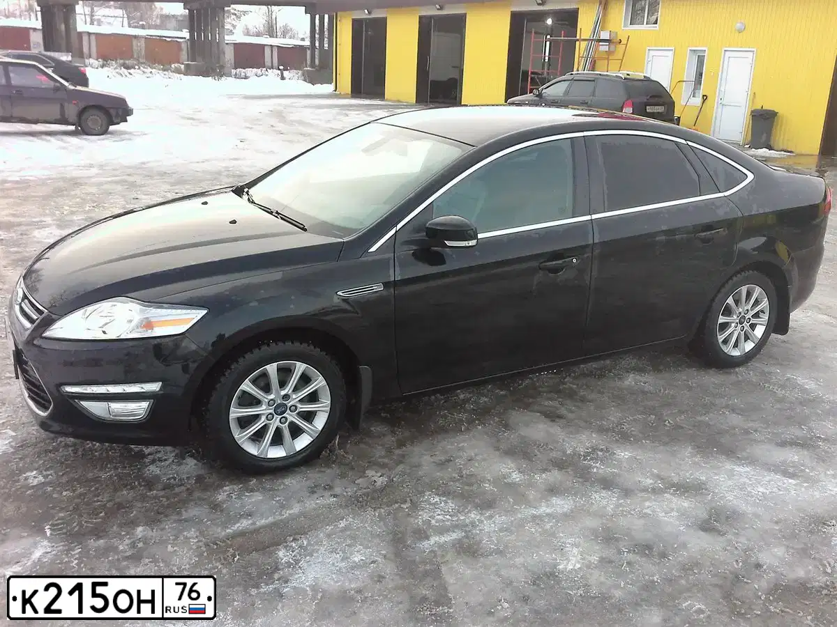 Фото автомобиля FORD MONDEO, 2012 — госномер К215ОН76. Цвет: ЧЕРНЫЙ
