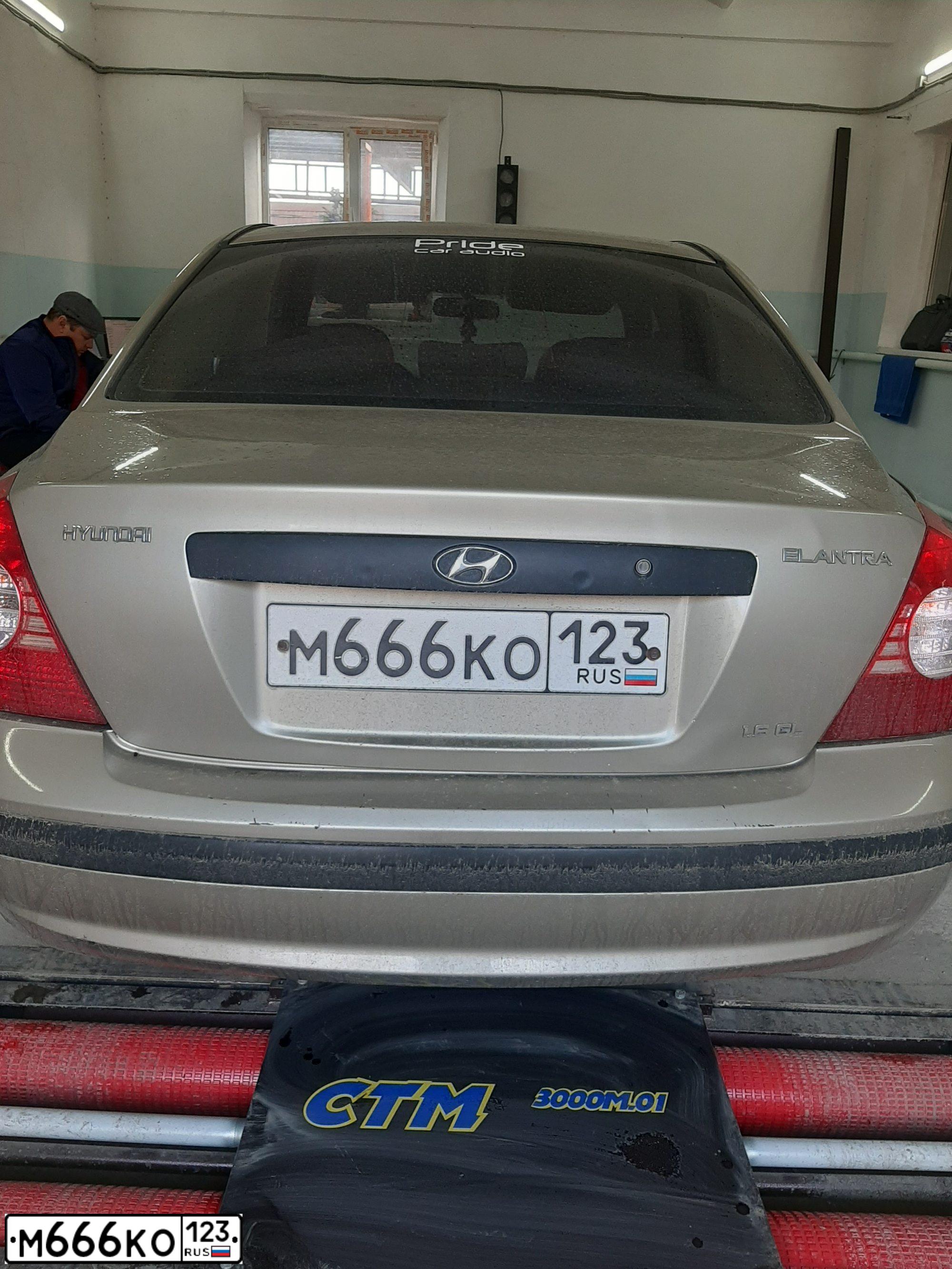 Фото автомобиля LADA 2107, 2005 — госномер М666КО123. Цвет: ЯРКО-БЕЛЫЙ