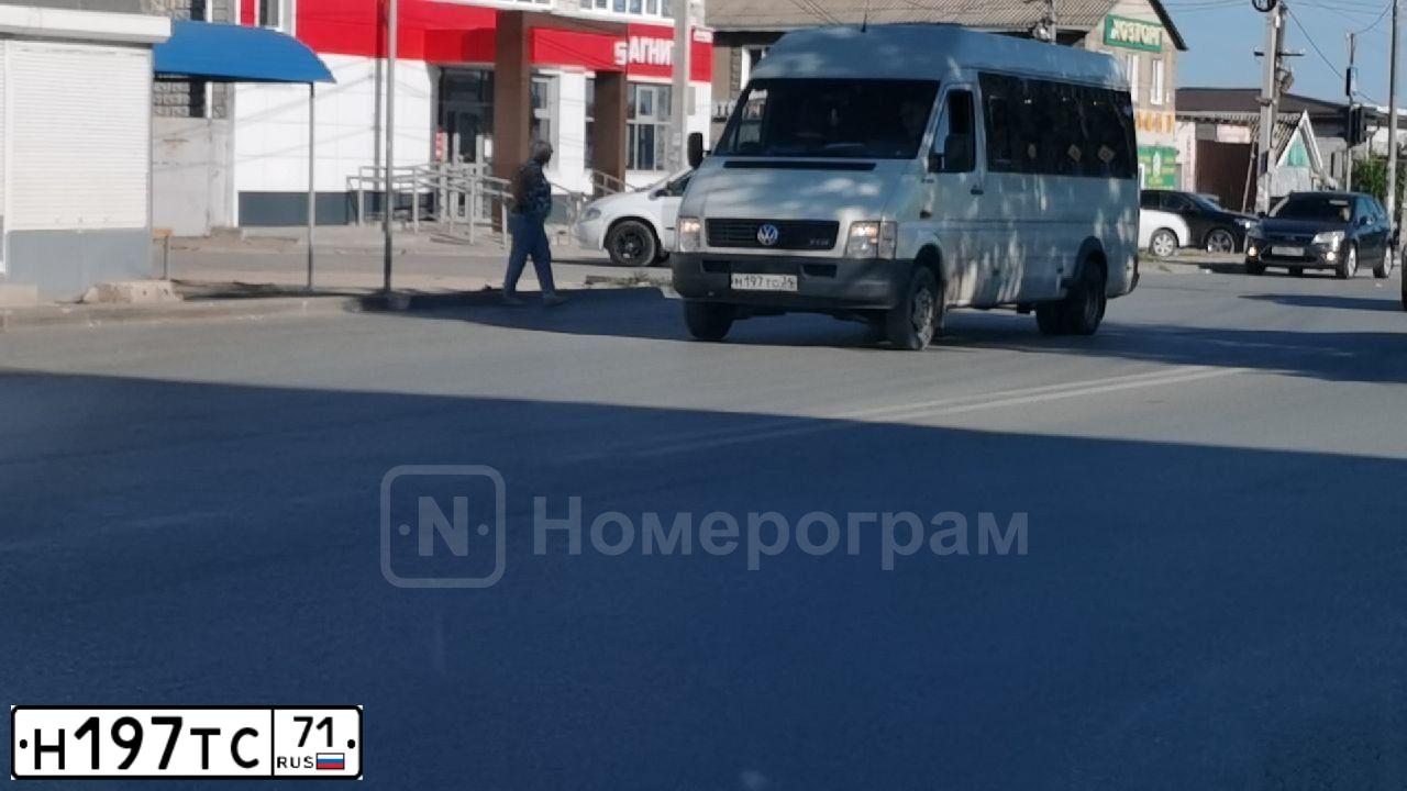 Фото автомобиля LEXUS LX, 2000 — госномер О313ВО71. Цвет: Серебристо-Желтый
