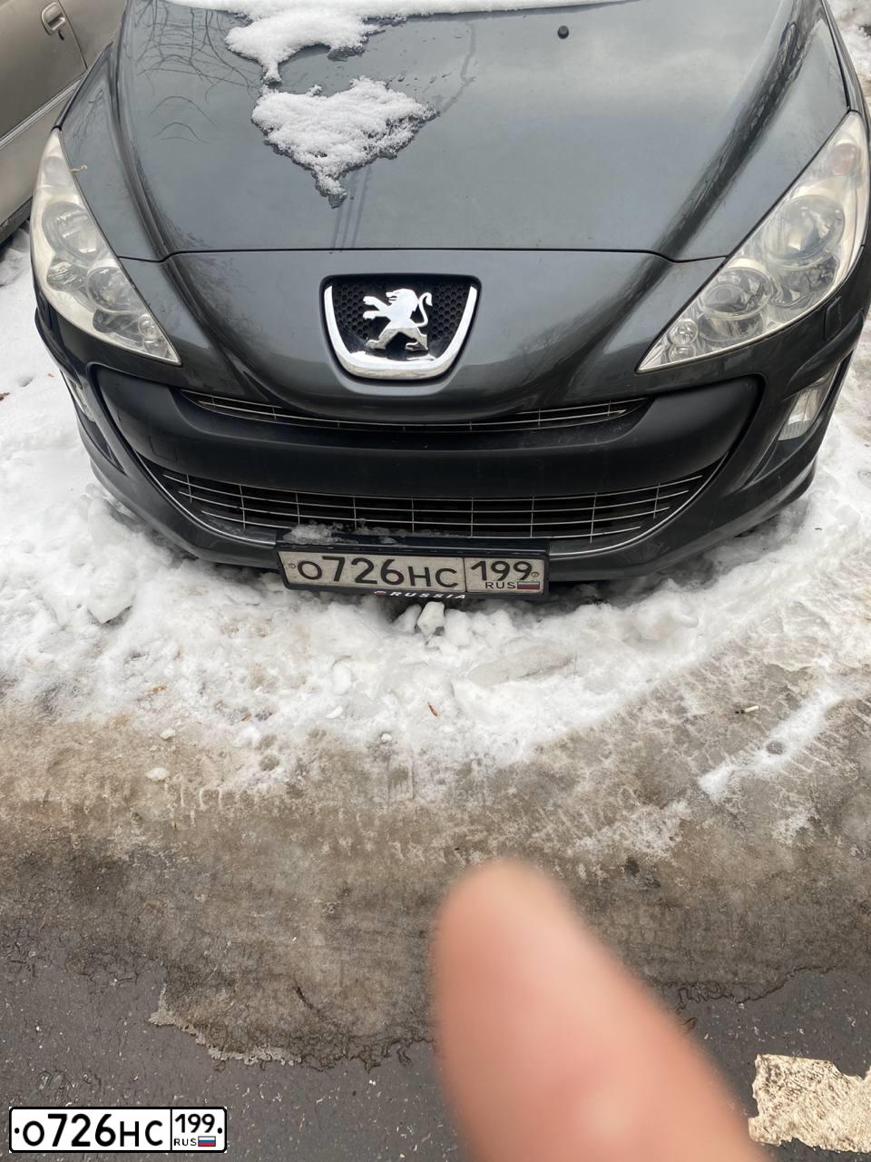 Фото автомобиля PEUGEOT 308, 2008 — госномер О726НС199. Цвет: ТЕМНО-СЕРЫЙ