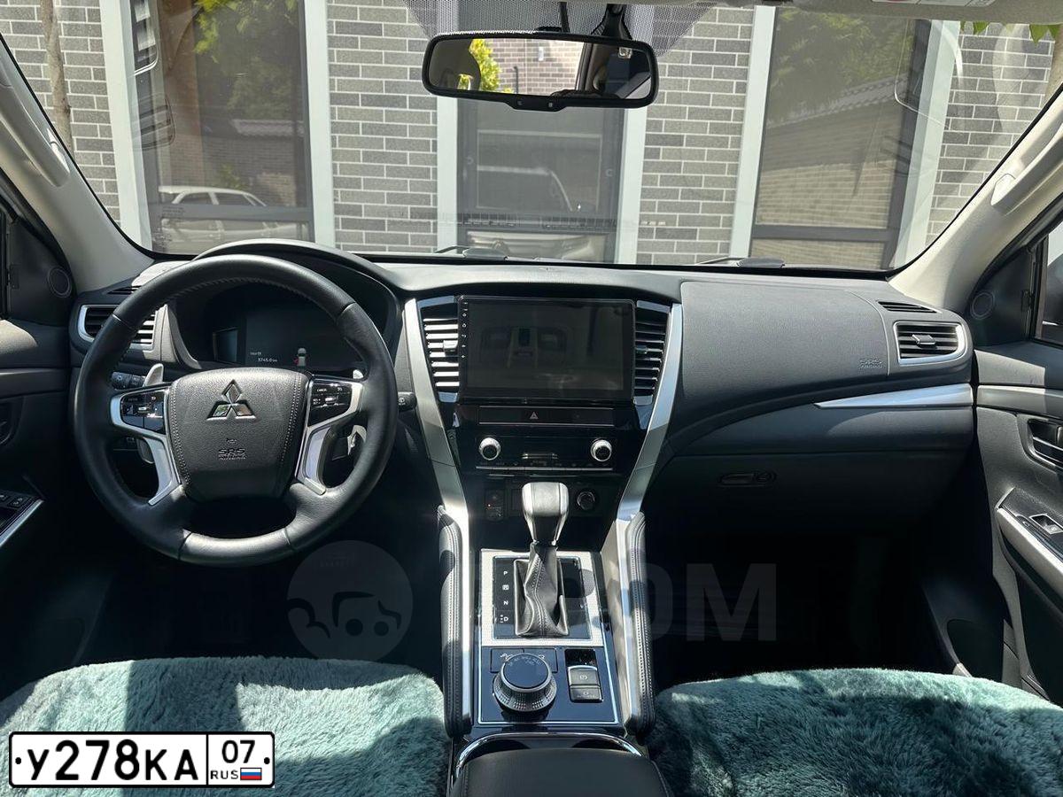 Фото автомобиля MITSUBISHI PAJERO SPORT, 2020 — госномер У278КА07. Цвет: Белый