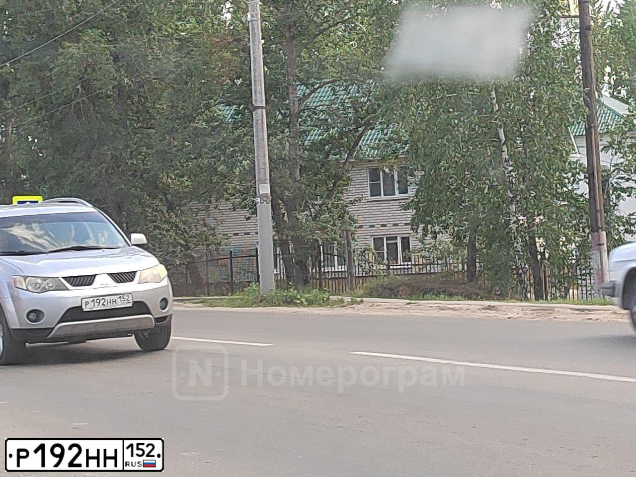 Фото автомобиля MITSUBISHI OUTLANDER, 2007 — госномер Р192НН152. Цвет: СЕРЕБРИСТЫЙ