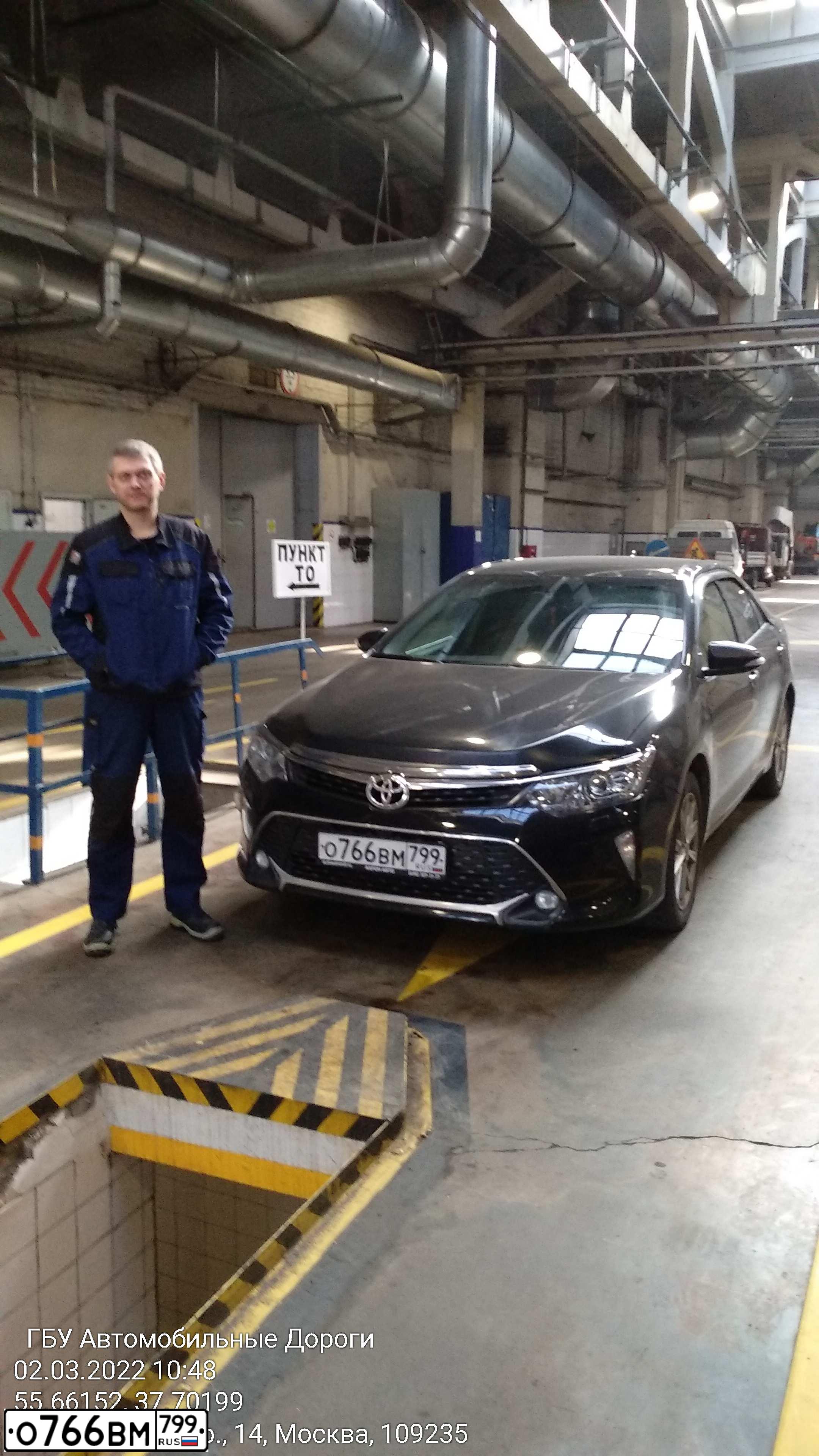 Фото автомобиля TOYOTA CAMRY, 2017 — госномер О766ВМ799. Цвет: ЧЕРНЫЙ МЕТАЛЛИК