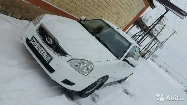 Фото автомобиля LADA 2170 PRIORA, 2011 — госномер Е595КН95. Цвет: Белый