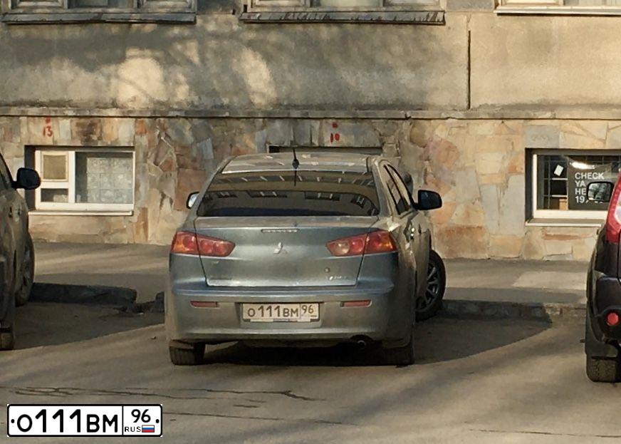 Фото автомобиля MITSUBISHI LANCER, 2008 — госномер О111ВМ96. Цвет: СВЕТЛО-СЕРО-ЗЕЛЕНЫЙ