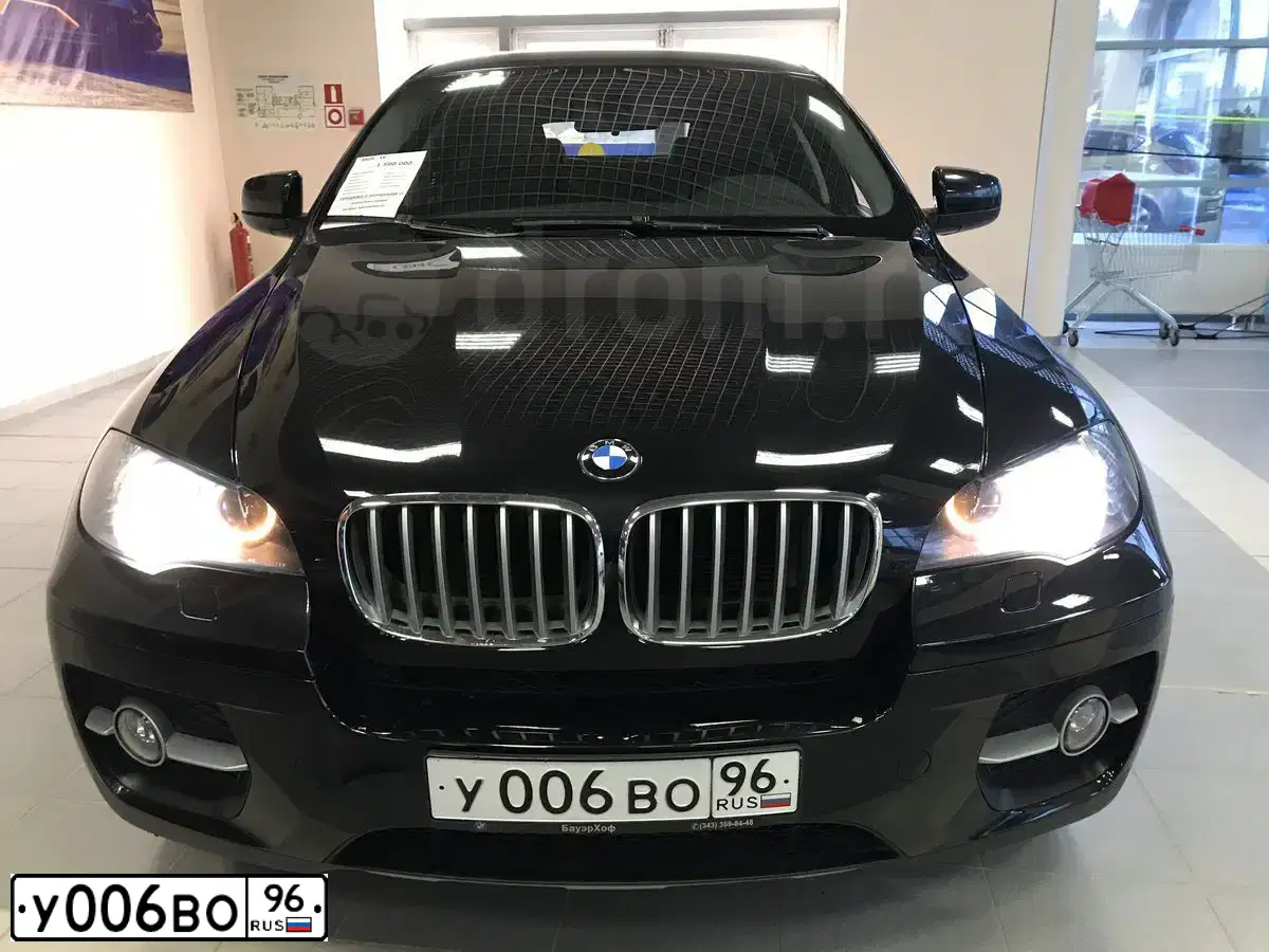 Фото автомобиля BMW X6, 2009 — госномер У006ВО96. Цвет: ЧЕРНЫЙ