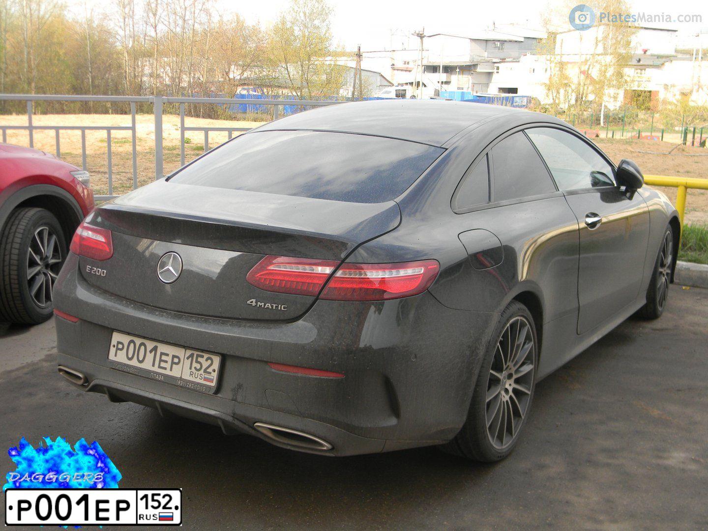 Фото автомобиля MERCEDES E-KLASSE, 2018 — госномер Р001ЕР152. Цвет: ЧЕРНЫЙ