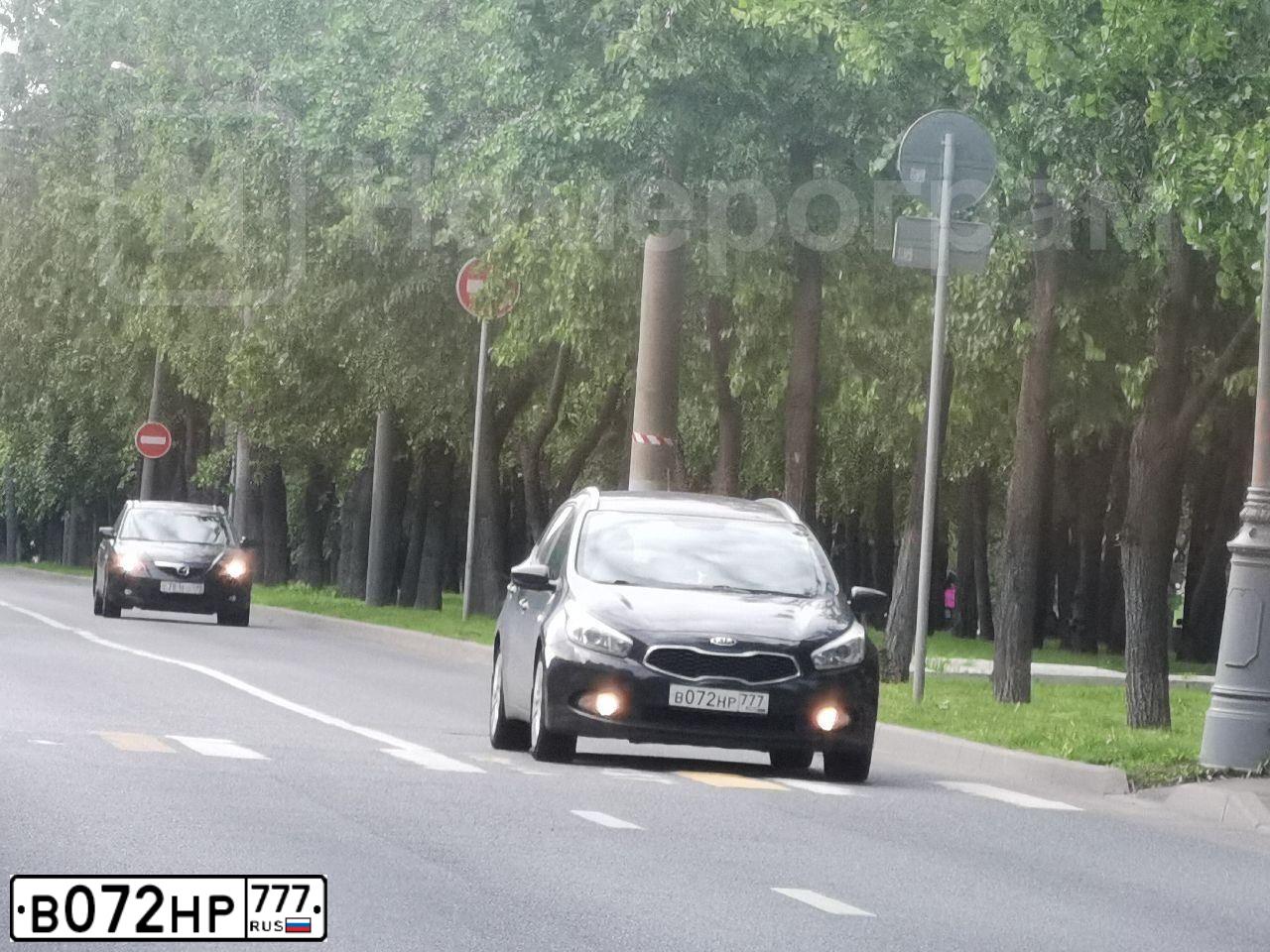 Фото автомобиля KIA CEE'D, 2015 — госномер В072НР777. Цвет: ЧЕРНЫЙ