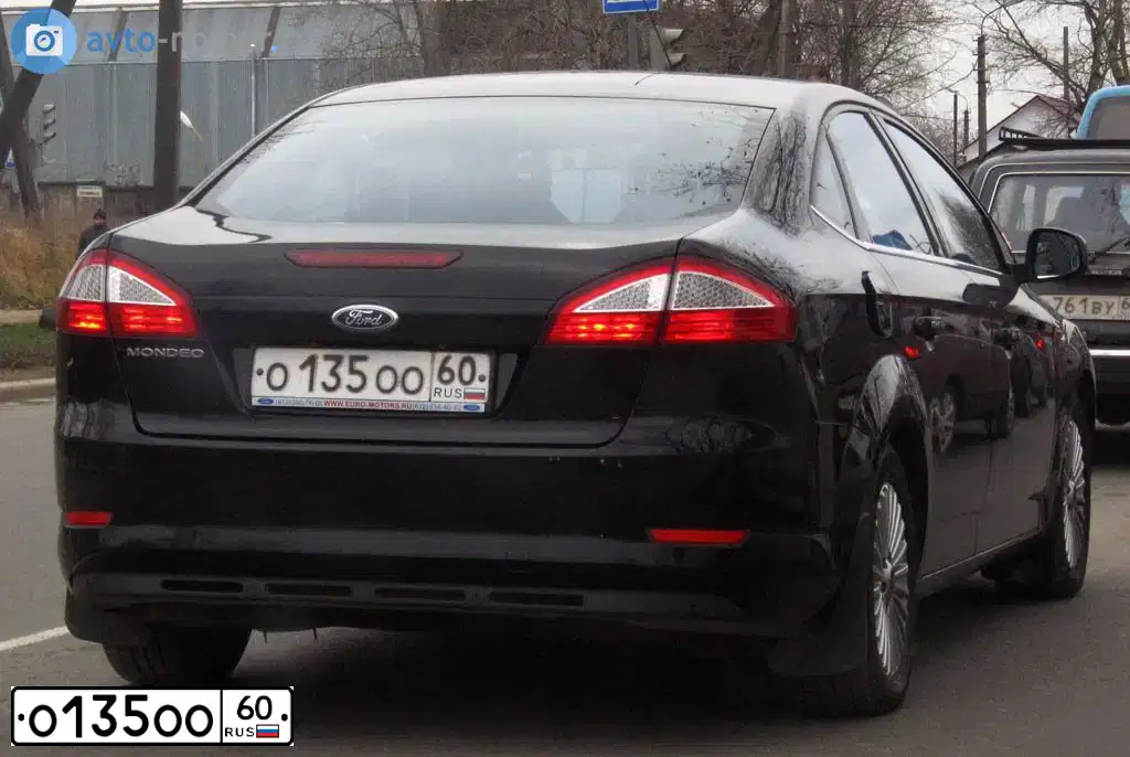 Фото автомобиля FORD MONDEO, 2007 — госномер О135ОО60. Цвет: ЧЕРНЫЙ