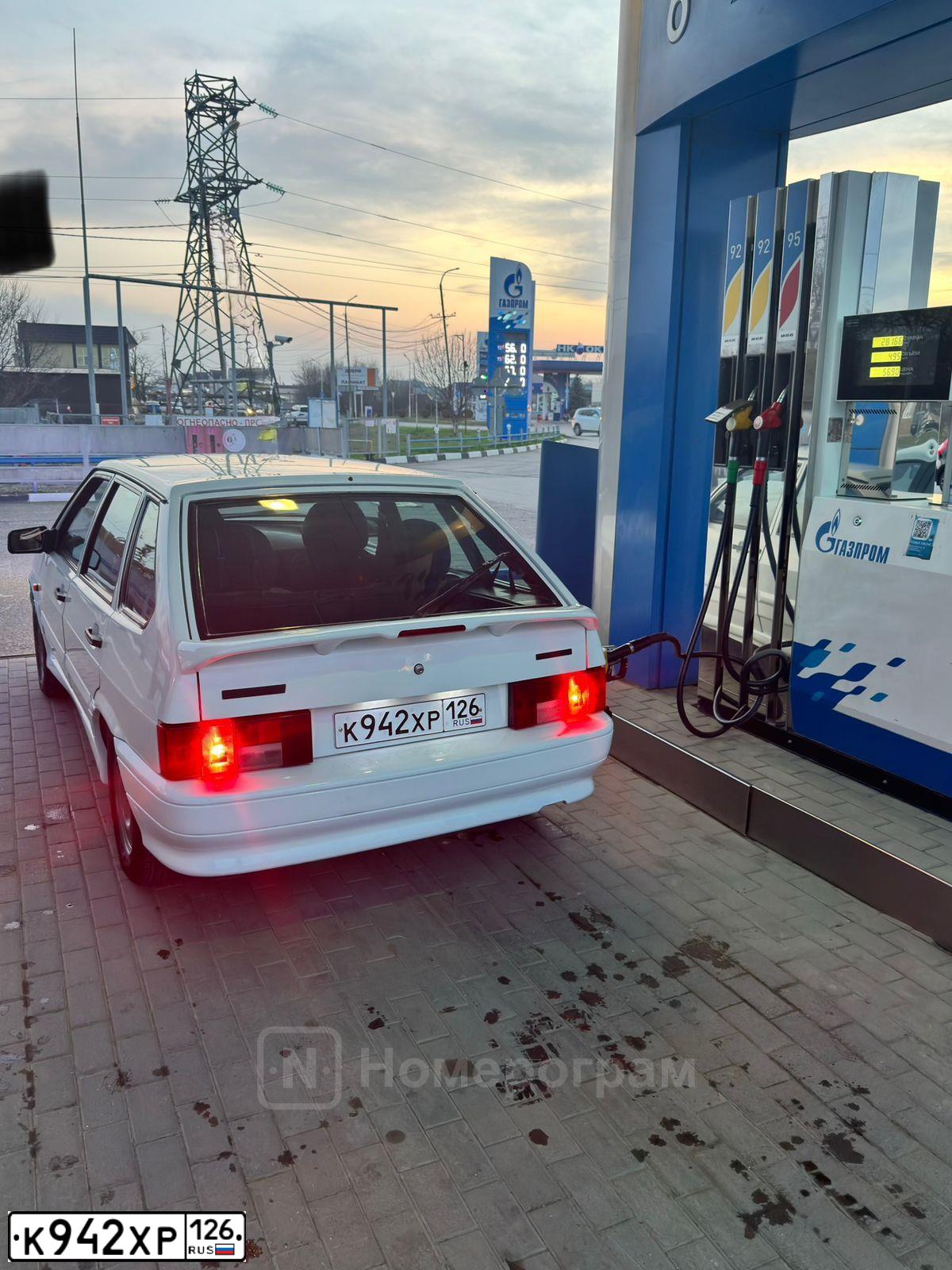 Фото автомобиля LADA 2114 SAMARA, 2012 — госномер К942ХР126. Цвет: Белый