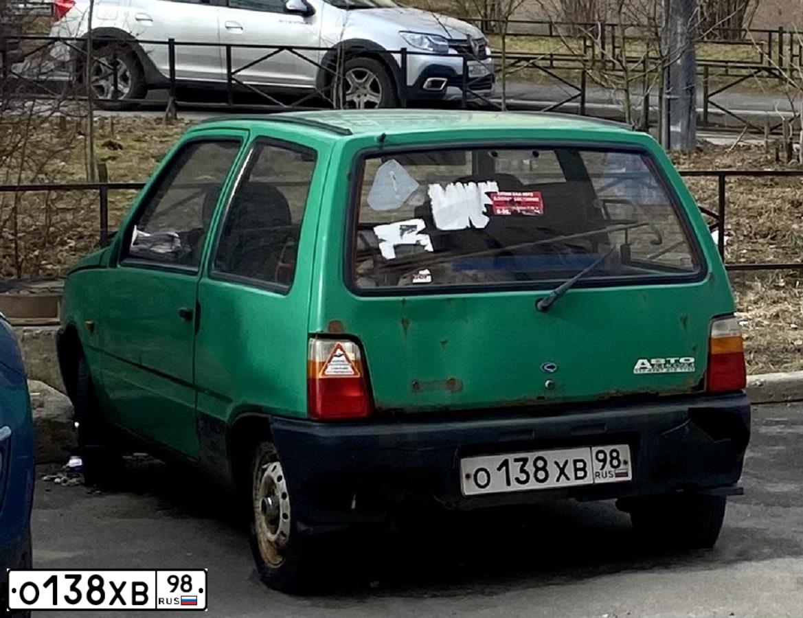 Фото автомобиля SEAZ OKA, 2004 — госномер О138ХВ98. Цвет: ЯРКО-ЗЕЛЕНЫЙ
