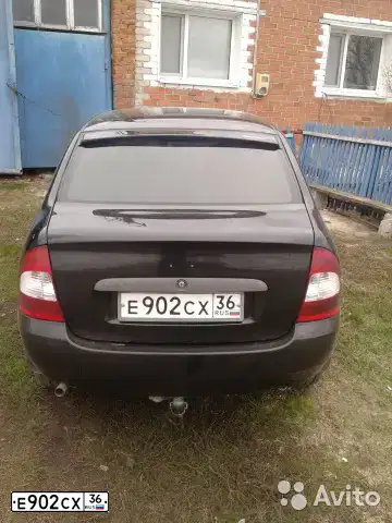 Фото автомобиля LADA 1118 KALINA, 2010 — госномер Е750КК190. Цвет: ЧЕРНЫЙ