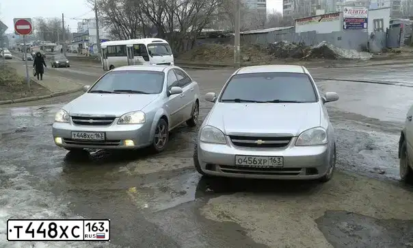 Фото автомобиля CHEVROLET LACETTI, 2008 — госномер Т930НС163. Цвет: серебристый