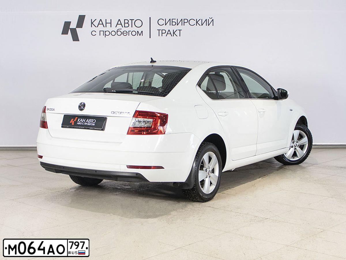 Фото автомобиля SKODA OCTAVIA, 2020 — госномер А580НТ180. Цвет: Белый
