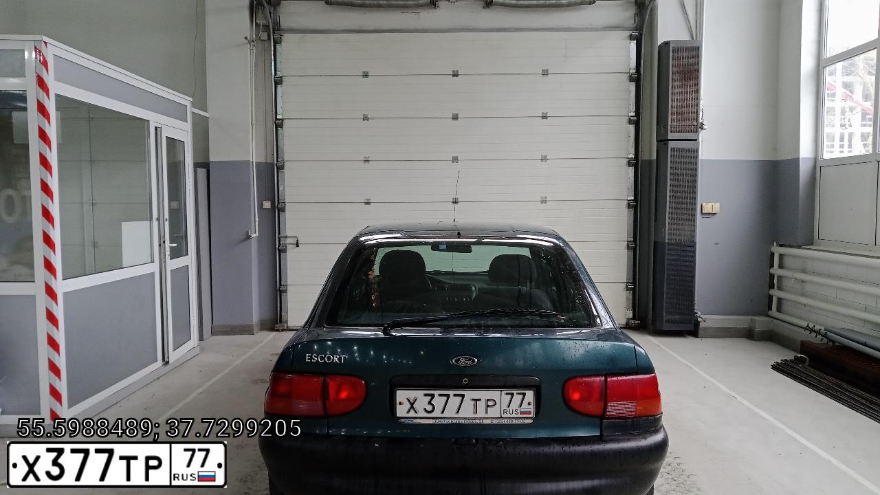 Фото автомобиля FORD ESCORT, 1997 — госномер Х377ТР77. Цвет: ЗЕЛЕНЫЙ