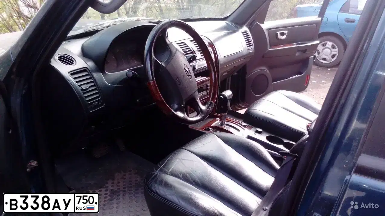 Фото автомобиля HYUNDAI TERRACAN, 2002 — госномер В338АУ750. Цвет: СИНИЙ